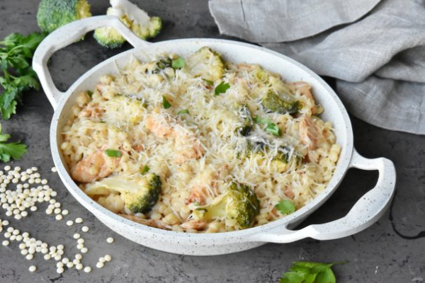 Птитим с курицей и брокколи Птитим с курицей и брокколи