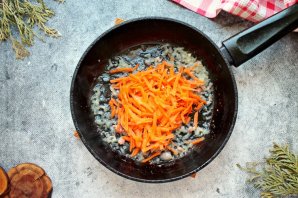 Кукурузная каша с тушенкой Кукурузная каша с тушенкой