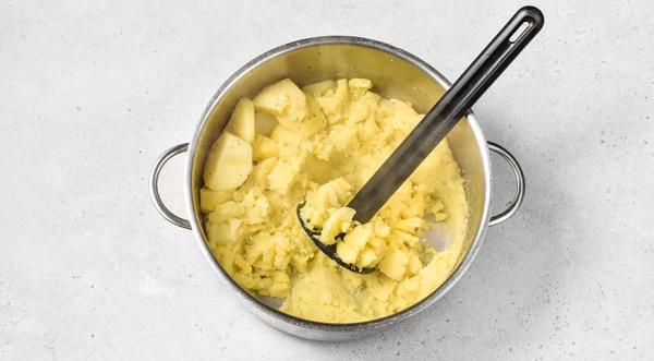 Картофельные котлеты с колбасой, пошаговый рецепт с фото на 522 ккал Картофельные котлеты с колбасой, пошаговый рецепт с фото на 522 ккал