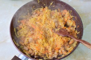 Тушеная капуста с индейкой Тушеная капуста с индейкой