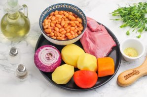 Мясо с консервированной фасолью Мясо с консервированной фасолью