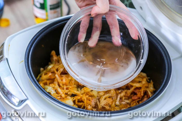 Бигус с квашеной капустой в мультиварке