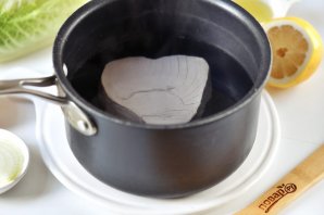 Салат с отварным тунцом