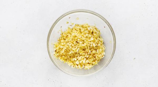 Постные луковые котлеты, пошаговый рецепт с фото на 326 ккал