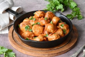 Рыбные "Польпетте" в соусе с овощами