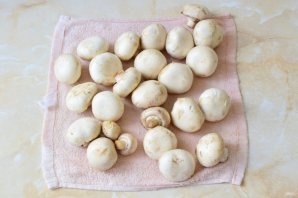 Шампиньоны с луком