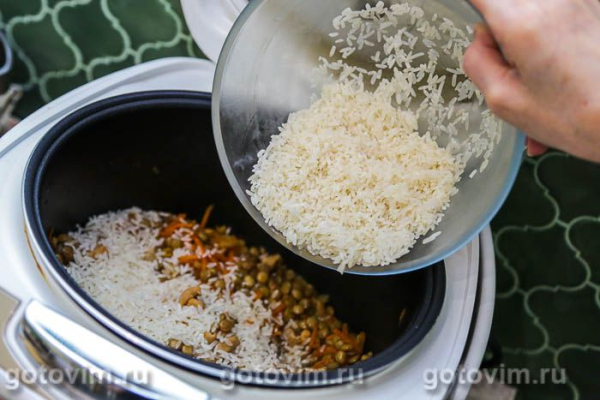 Плов с курицей, рисом с чечевицей  в мультиварке