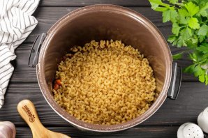 Макароны с мясом в мультиварке