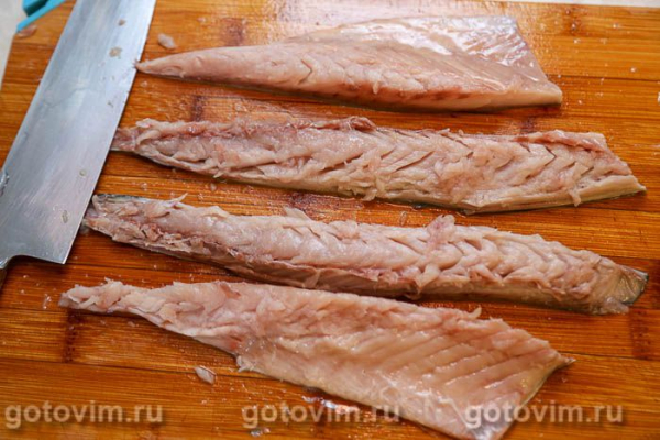 Рулет из скумбрии в духовке