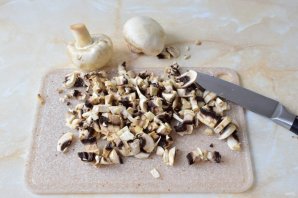 Слоеный пирог с курицей и грибами