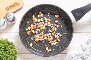 Зеленая фасоль на сковороде