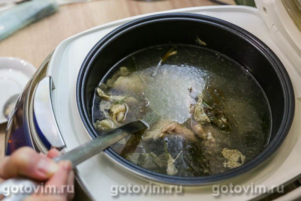 Мясная солянка с квашеной капустой в мультиварке