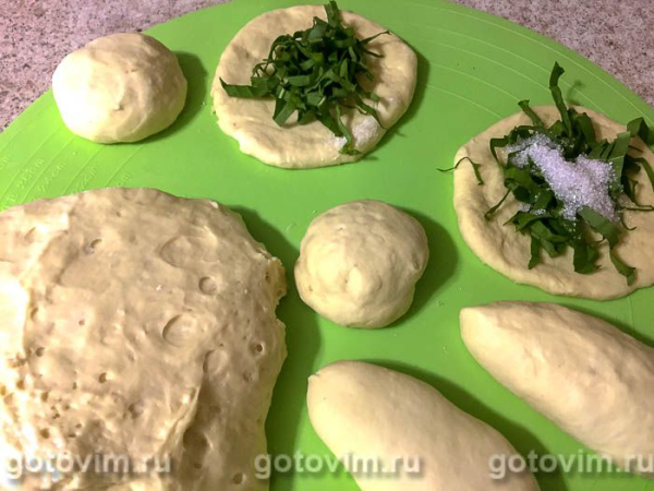 Пирожки со щавелем, жаренные на сковородке