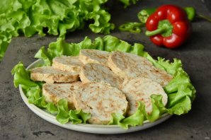 Рулет из куриной грудки с паприкой Рулет из куриной грудки с паприкой