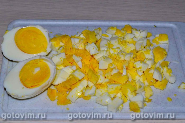 Весенний яичный салат с редиской и зеленью