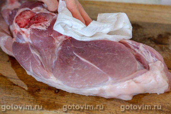 Свинина большим куском, запеченная в рукаве с гранатовым маринадом