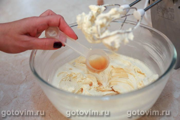 Морковный торт с кремом из сливочного сыра