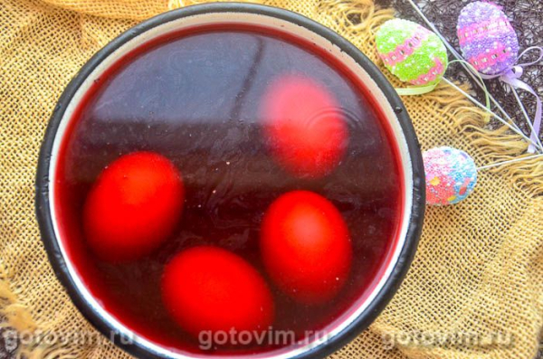Как покрасить яйца в каркаде