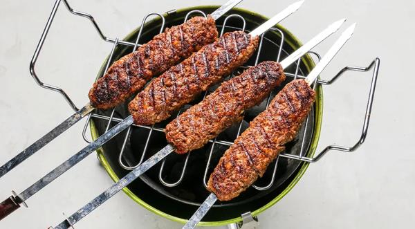 Люля-кебаб из говядины на мангале, пошаговый рецепт с фото на 1063 ккал