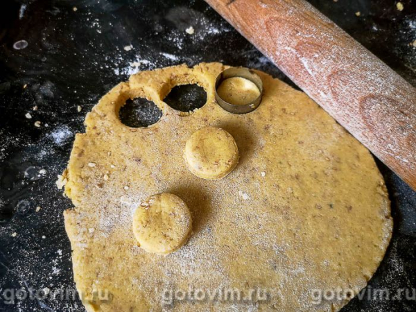 Печенье на желтках с арахисом и кунжутом 