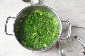 Куриный суп с крапивой