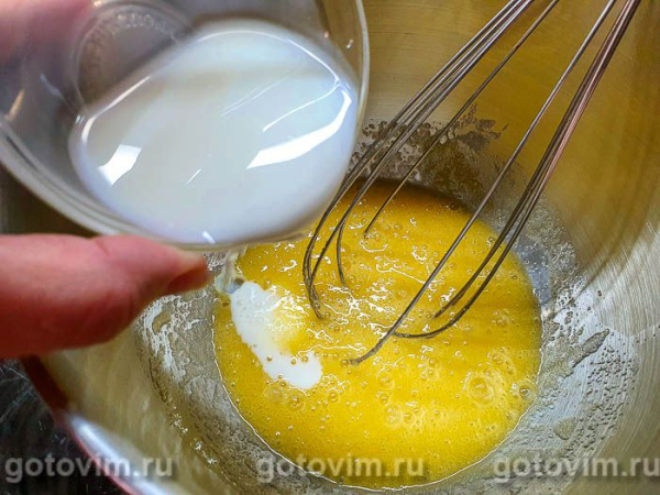 Десерт &laquo;Муравейник&raquo; с жареным миндалем