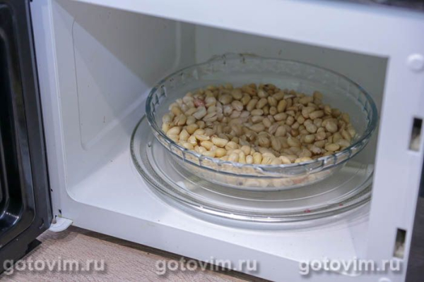 Жареный арахис с солью в микроволновке