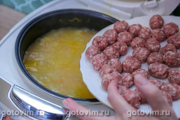 Гороховый суп с фрикадельками в мультиварке