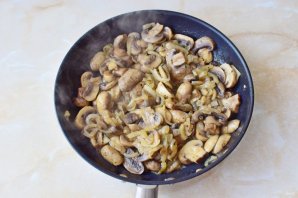 Шампиньоны с луком