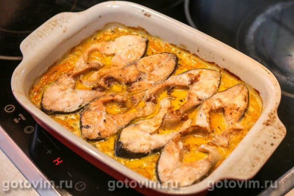 Сочная горбуша в духовке с овощами и сливками Сочная горбуша в духовке с овощами и сливками