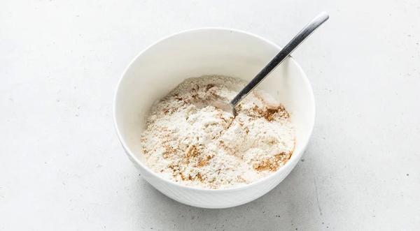 Кекс в микроволновке с яблоком, пошаговый рецепт с фото на 459 ккал