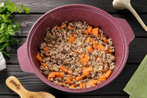 Тушеная картошка с фаршем