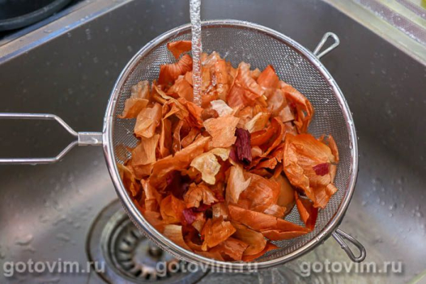 Яйца в луковой шелухе