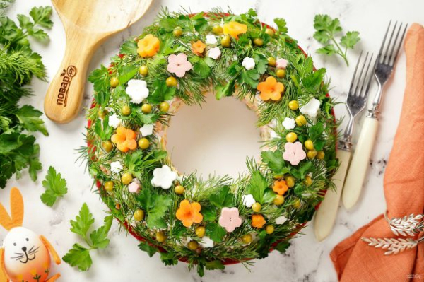 Салат "Пасхальный венок" Салат "Пасхальный венок"