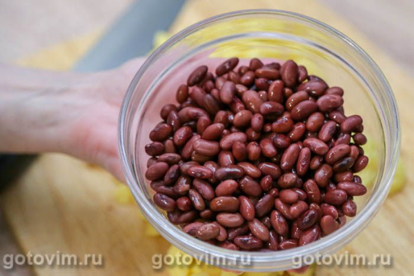 Суп с говядиной, картофелем и фасолью в мультиварке