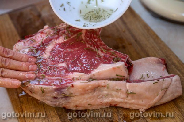 Говядина в фольге, запеченная в духовке