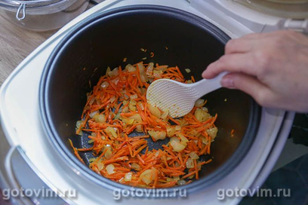 Суп со свининой и замороженными опятами в мультиварке