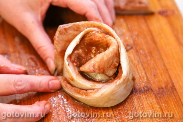 Рулет из скумбрии в духовке