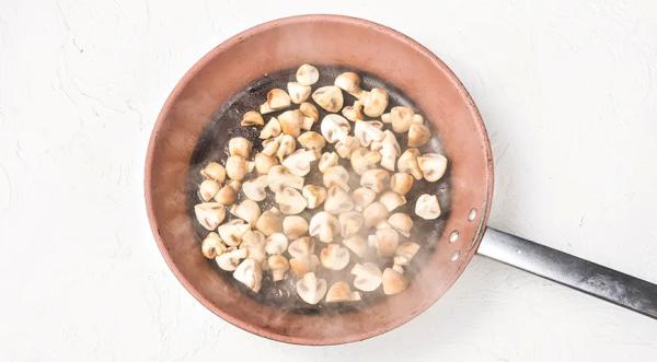 Салат с консервированным тунцом и грибами, пошаговый рецепт с фото на 553 ккал