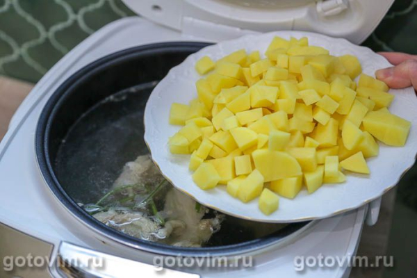 Суп с говядиной, картофелем и фасолью в мультиварке