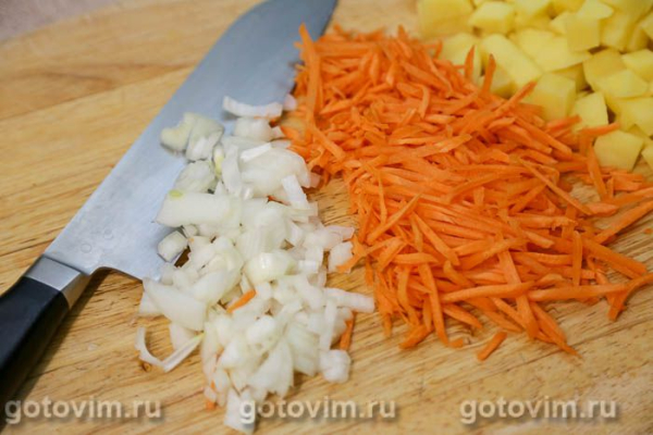 Суп с говядиной, картофелем и фасолью в мультиварке