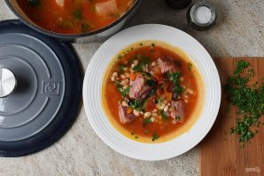 Суп из свиной рульки