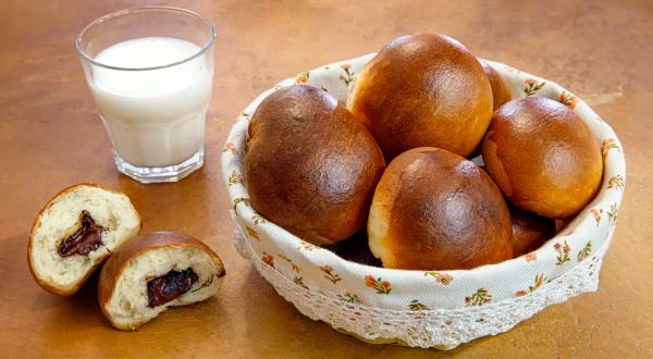 Булочки с шоколадом, пошаговый рецепт с фото на 835 ккал