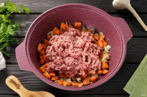 Тушеная картошка с фаршем