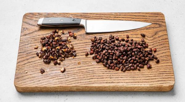 Настойка на кедровых орешках на самогоне, пошаговый рецепт с фото на 135 ккал