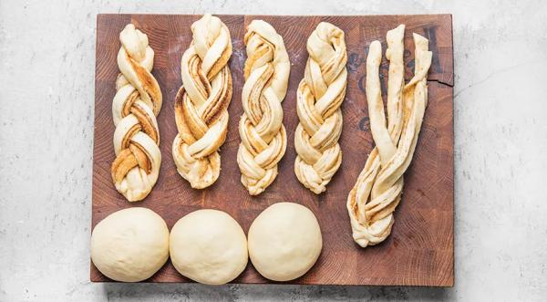 Булочка &laquo;Косичка&raquo;, пошаговый рецепт с фото на 826 ккал