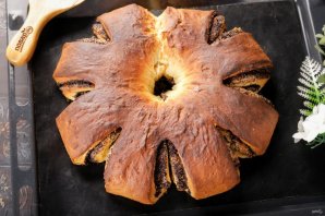 Пасхальный рулет с маком Пасхальный рулет с маком