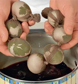 Крашеные яйца, пошаговый рецепт с фото на 78 ккал