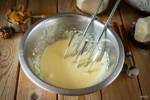 Кулич с орехами