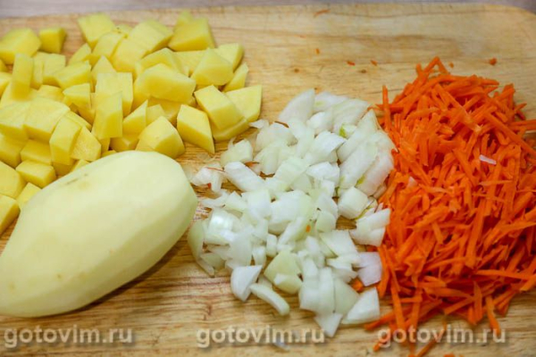 Суп со свининой и замороженными опятами в мультиварке